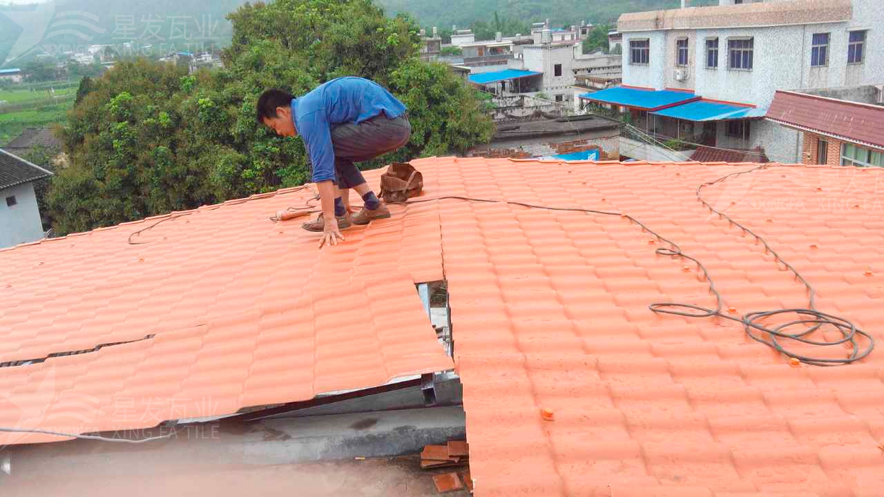 三亚屋顶铺设安装合成树脂瓦时，牢牢记住这3点，就不怕屋顶出问题！