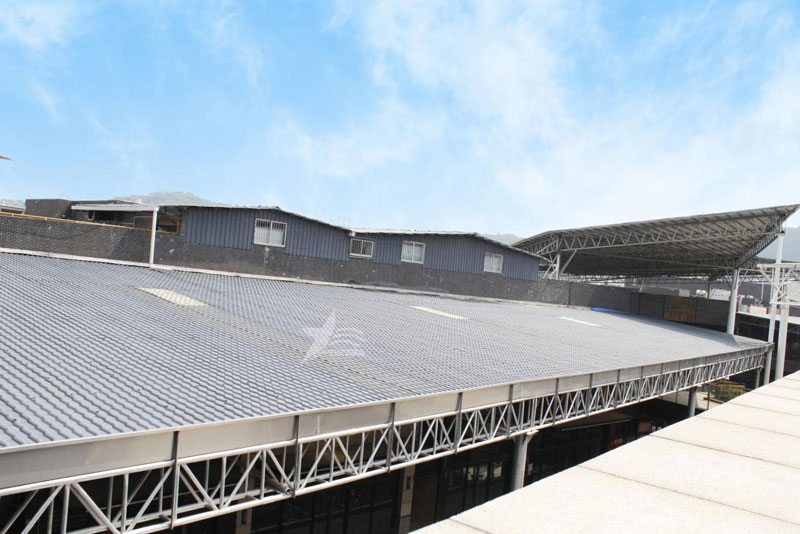 钢结构+三亚合成树脂瓦屋面建筑体系在中国得到广泛应用