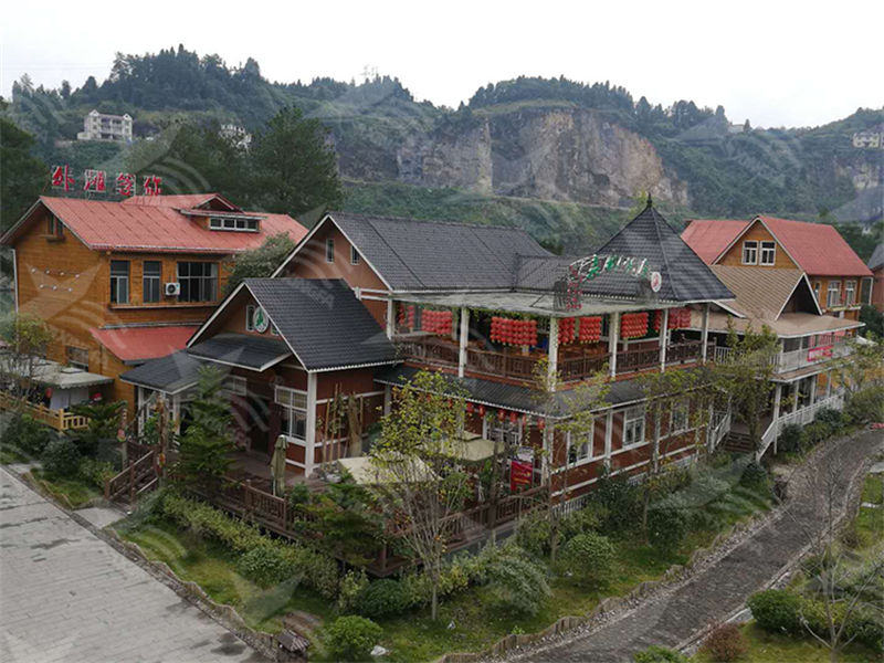 选择三亚合成树脂瓦，为南方屋顶雨季防水护航